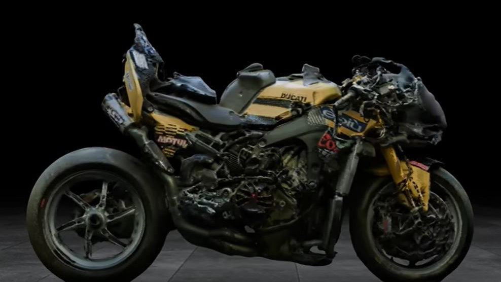 Luca Salvadori wrecked Ducati